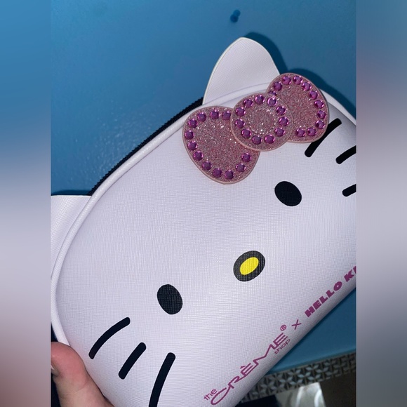 Hello Kitty Makeup Bag - Picture 3 of 9